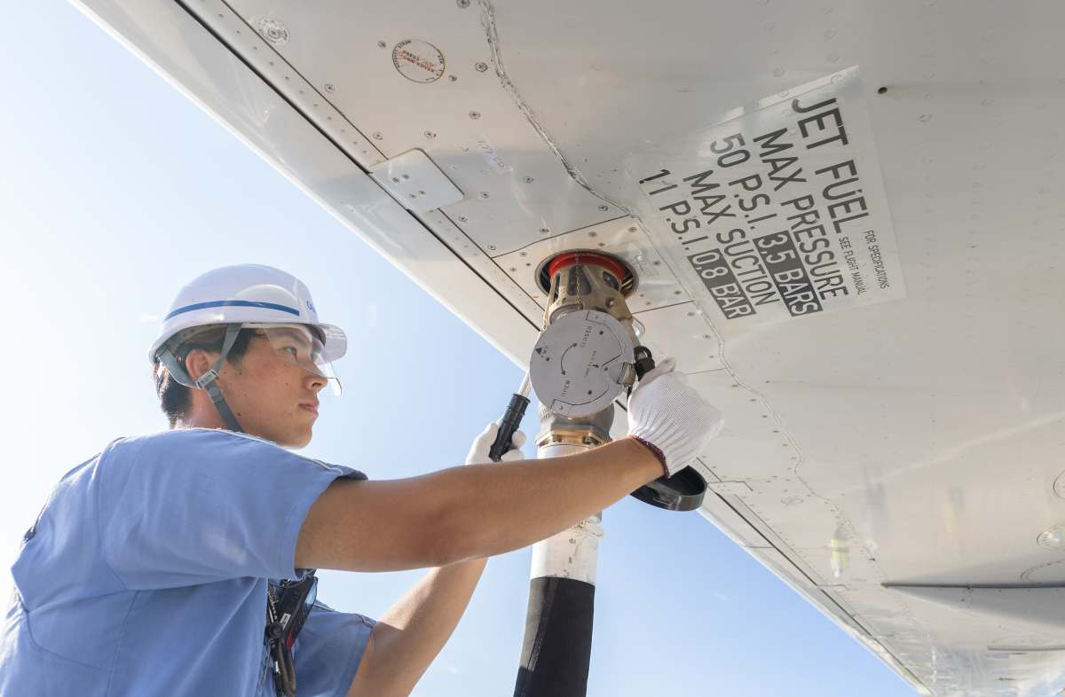 航空燃料の給油業務