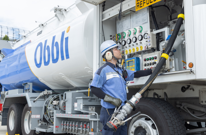 航空燃料の給油業務